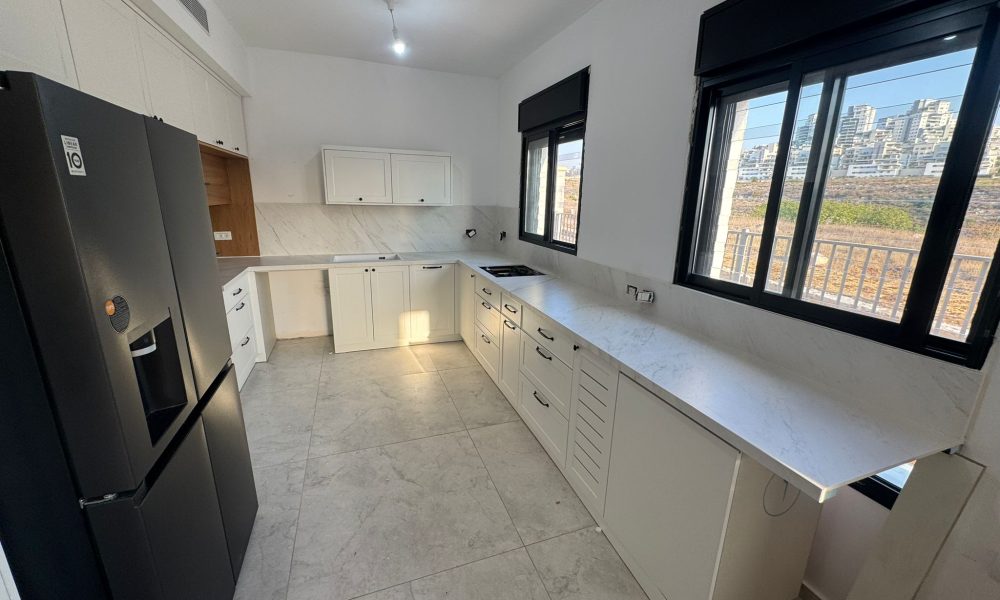 73c4bbeb-a16f-4458-ae2c-5484ed535073